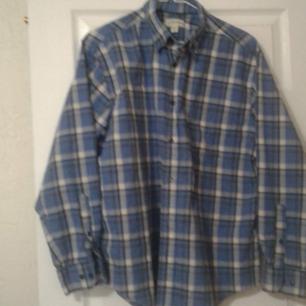 Men's long sleeve shirt.
